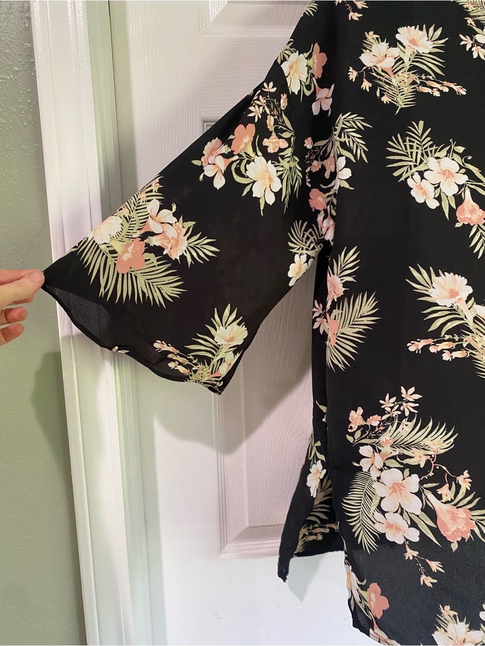 Pink Rose Kimono Black Pink Open Front Medium Boho Resort Hawaiian Tropical - Picture 9 of 12